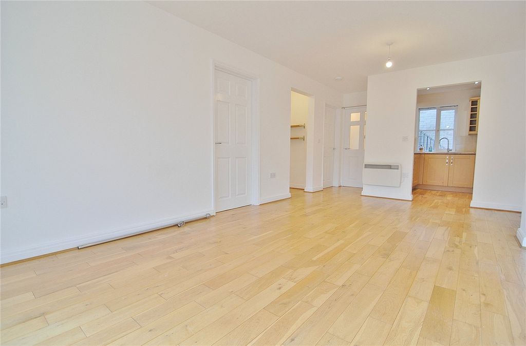 Property photo 3 of 14 Picture No. 12