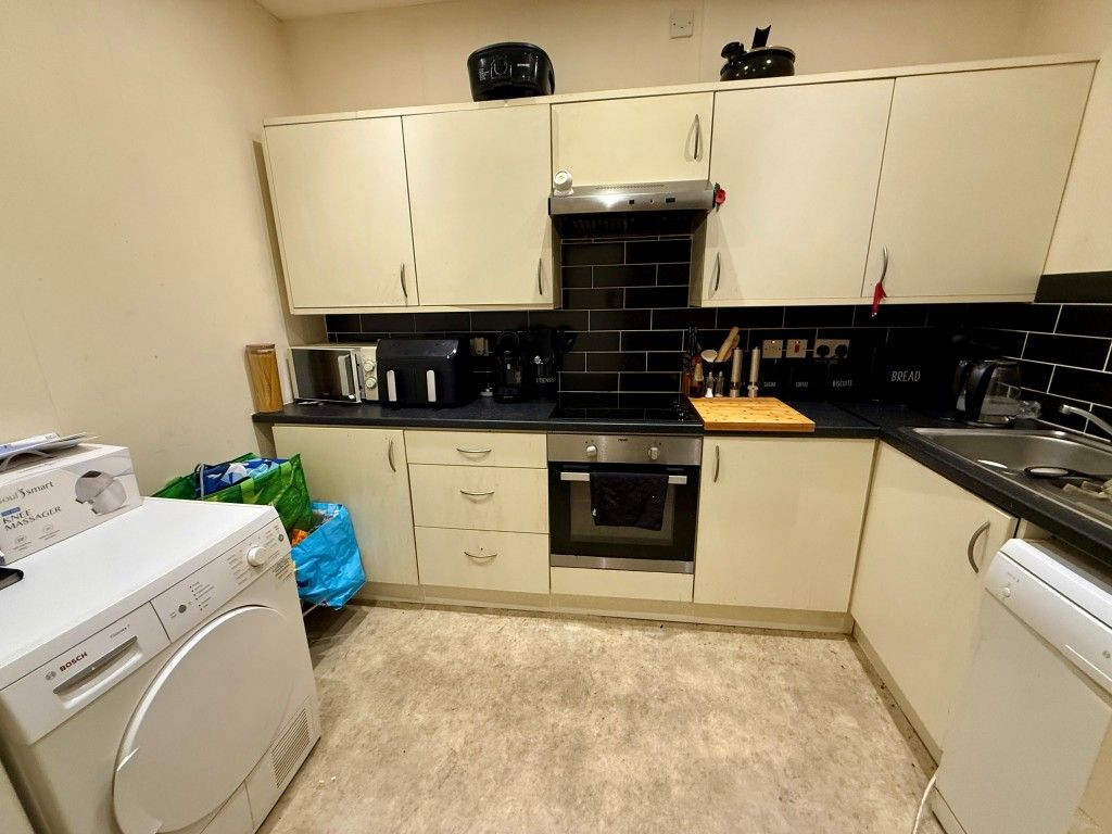 Property photo 3 of 14 Flat B Kitchen