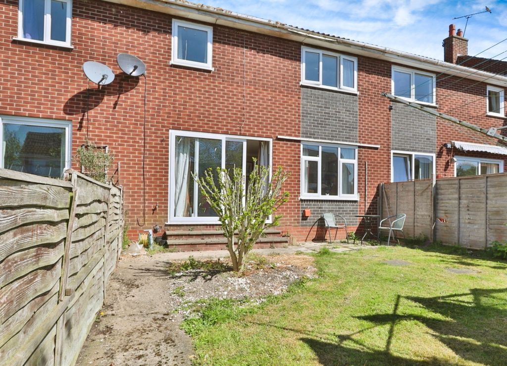 Property photo 3 of 11 4147826
