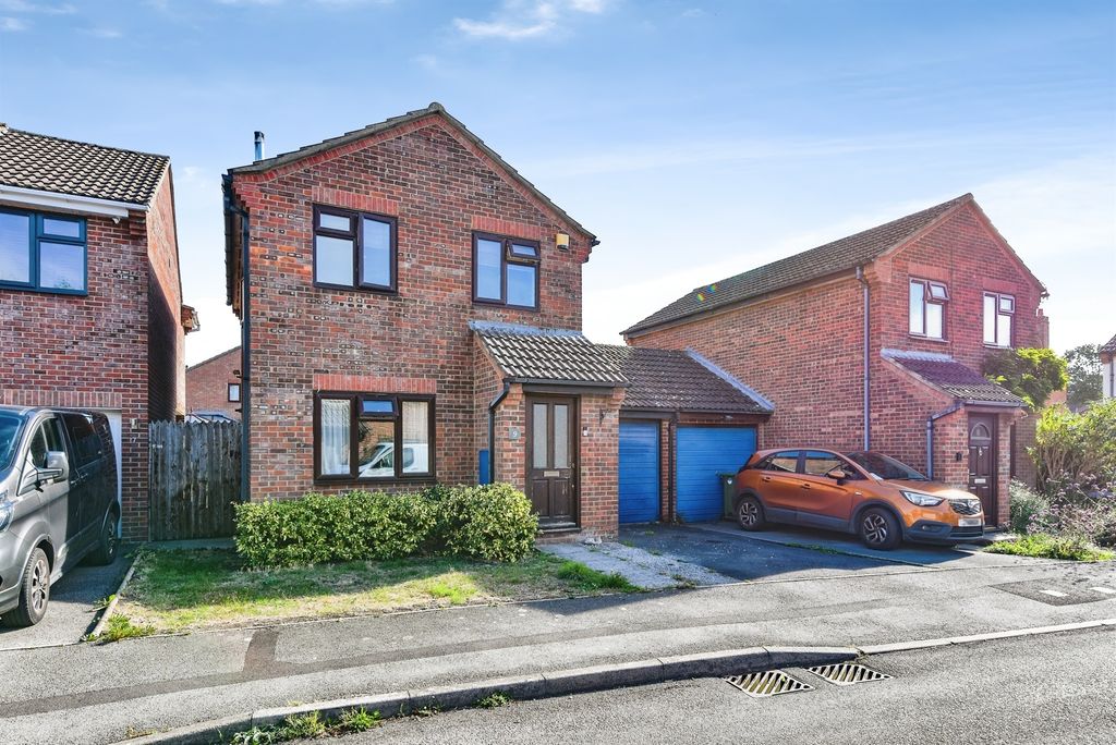 Property photo 1 of 11