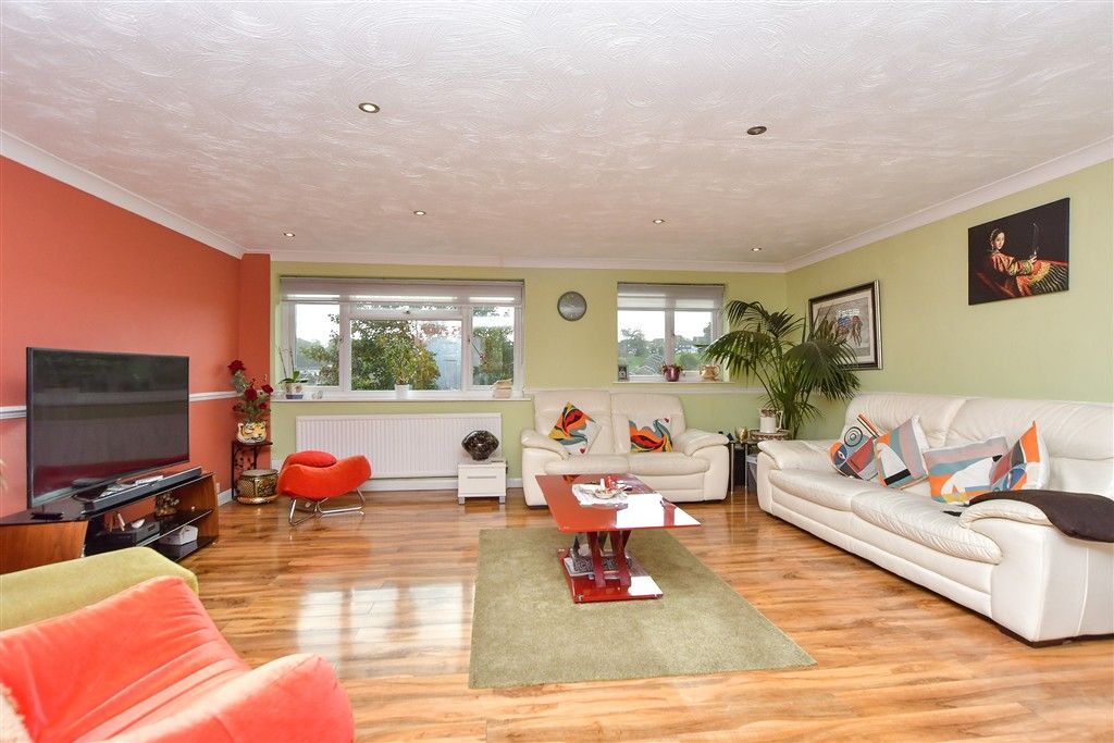 Property photo 2 of 11 Kitchen/ Living Area