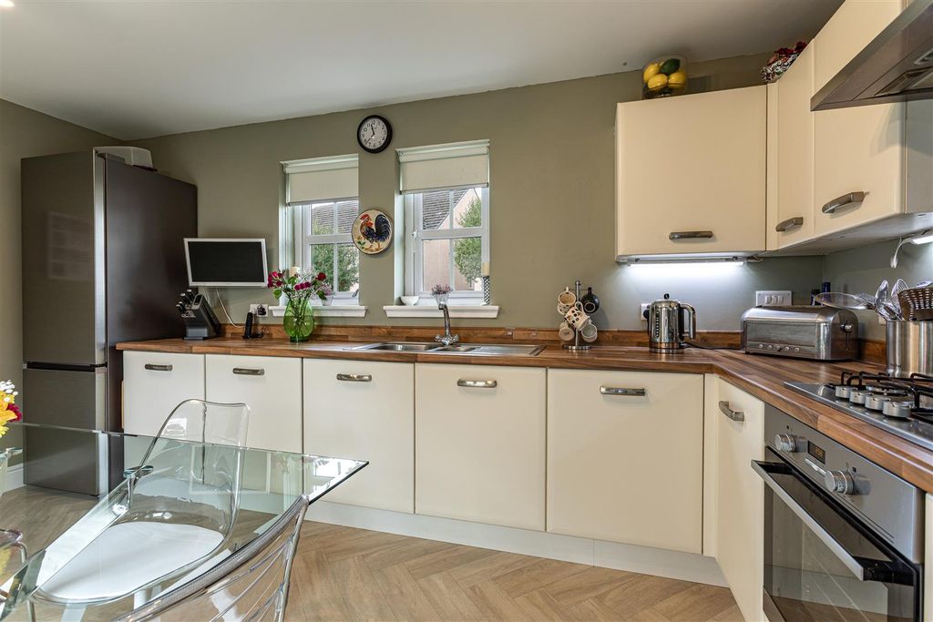 Property photo 3 of 27 1 Kingfisher Grove Extras 06.Jpg