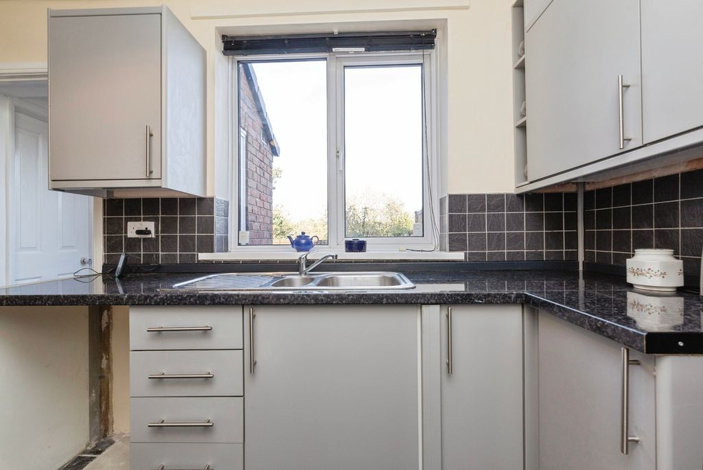 Property photo 3 of 18 Photo