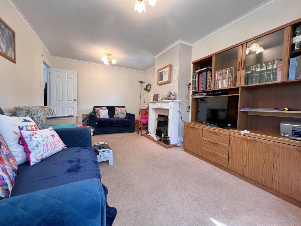 Property photo 3 of 13