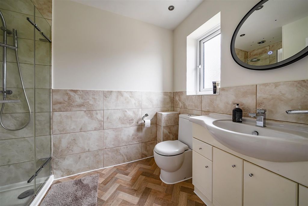 Additional image 10 of 4 bed detached house for saleShrublands Drive, Lightwater GU18