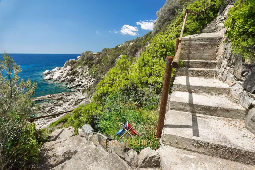 Property photo 3 of 43