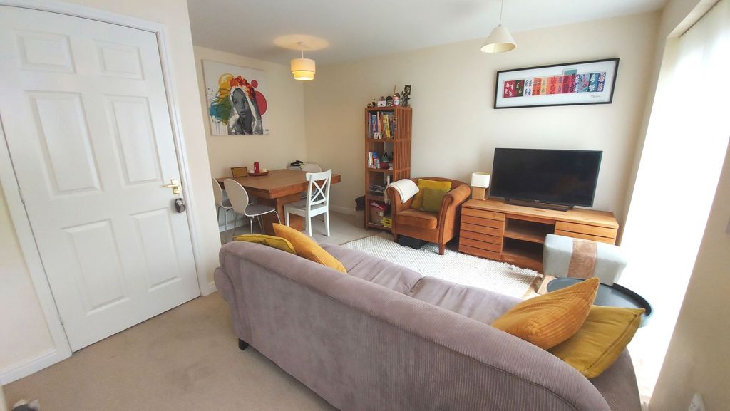 Property photo 3 of 11