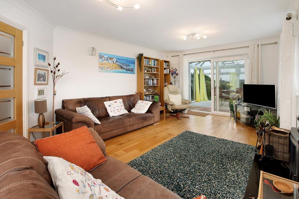 Property photo 3 of 39
