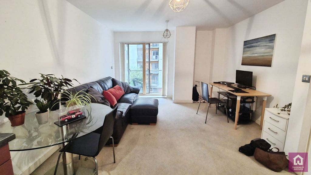 Property photo 2 of 11 Picture No. 21