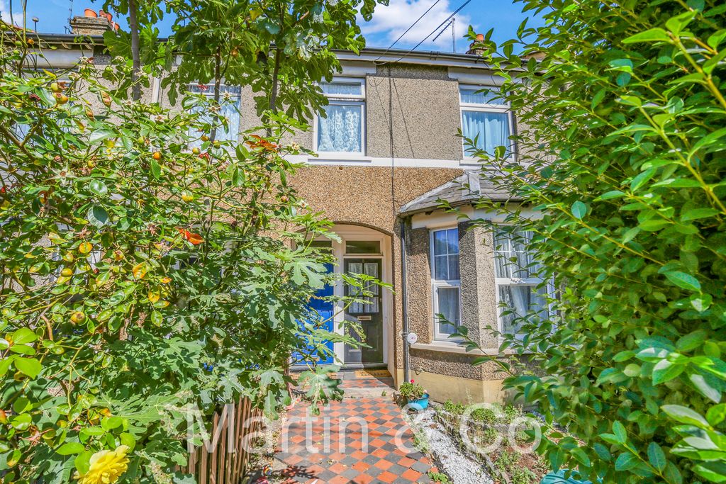 Property photo 1 of 15 1759652752 - 7 Rozel Terrace, Church Road, Cr0 - 2