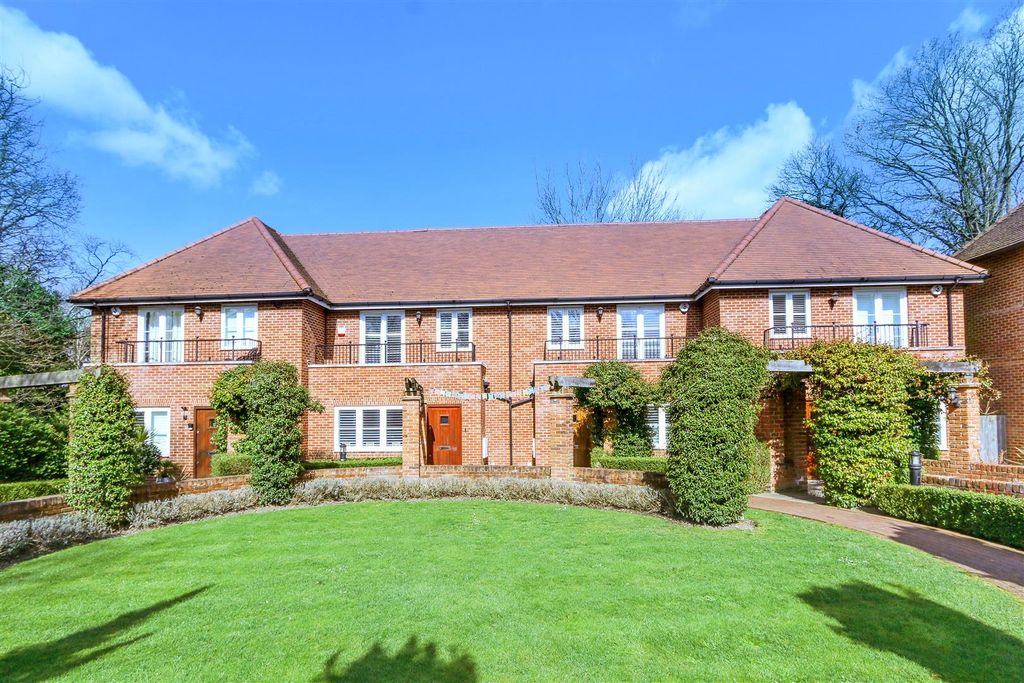 Property photo 1 of 16 Rt_Wt_Bxh_T_Job47_Newton Court_8_30032021101659_2.