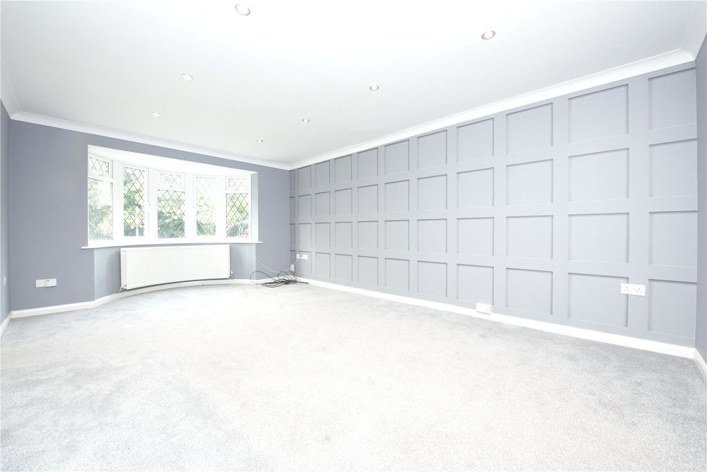 Property photo 2 of 17 Picture No. 18