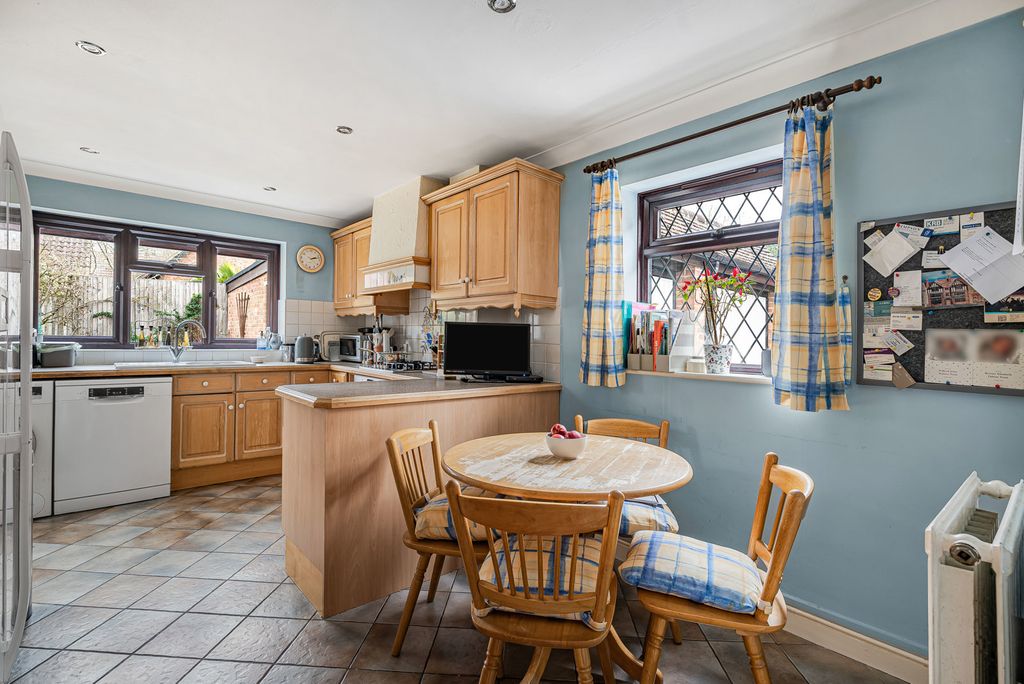 Property photo 3 of 24 Kitchen