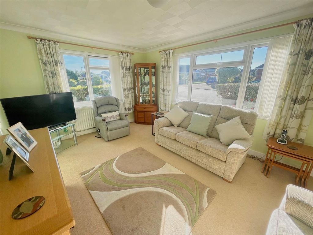 Property photo 3 of 19 11.Jpg