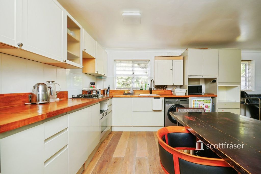 Property photo 2 of 10 Pbox-Img.Jpg