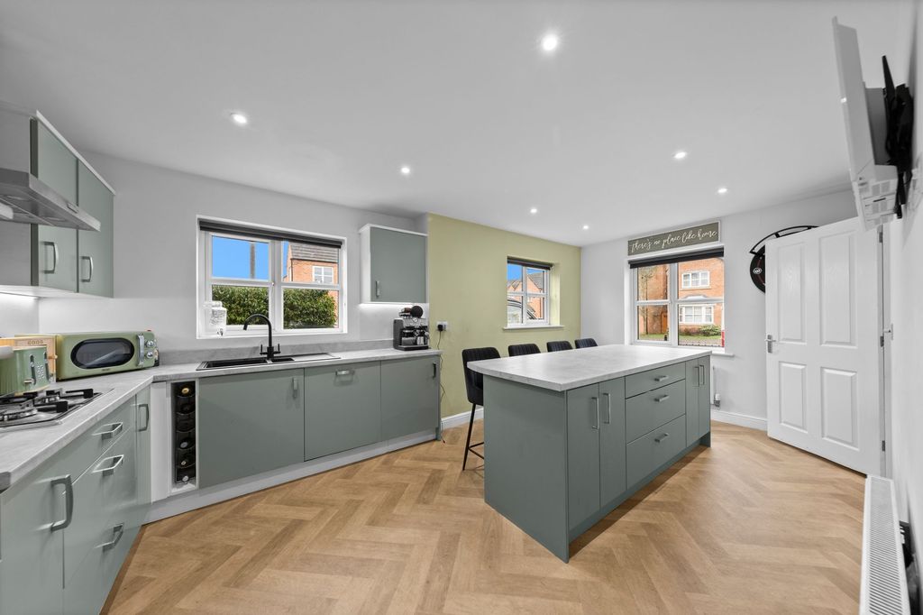 Property photo 2 of 22