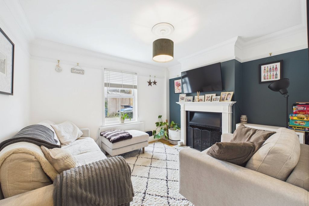 Property photo 2 of 8 Picture No. 16