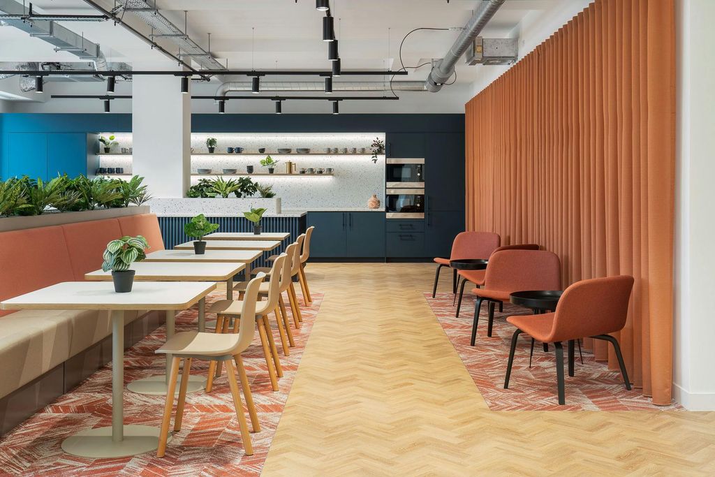 Property photo 1 of 14 0524048Oldjewryaislimited1.Jpg