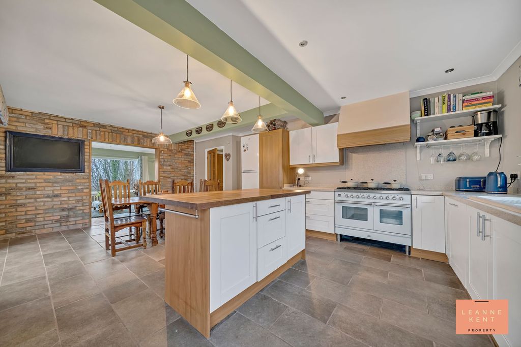 Property photo 3 of 50