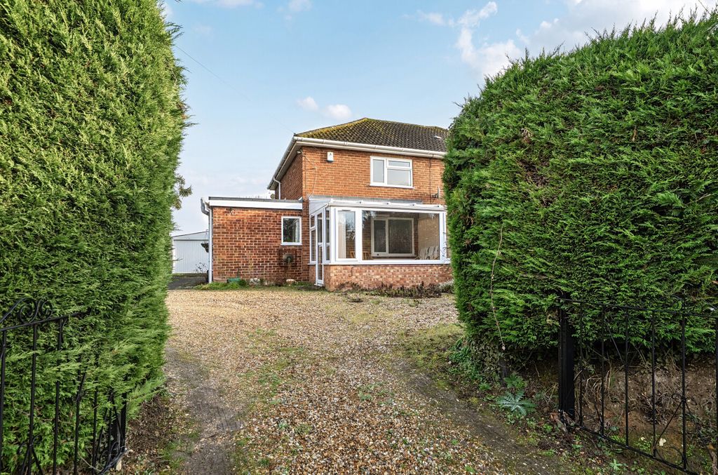 Property photo 2 of 17 1417867-20-69982F...