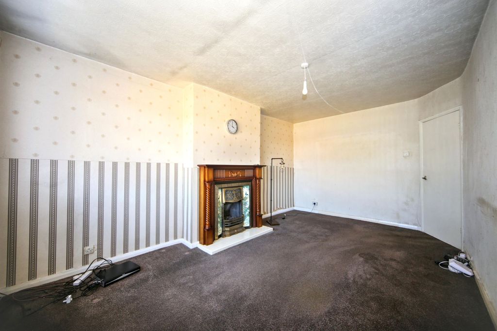 Property photo 2 of 21