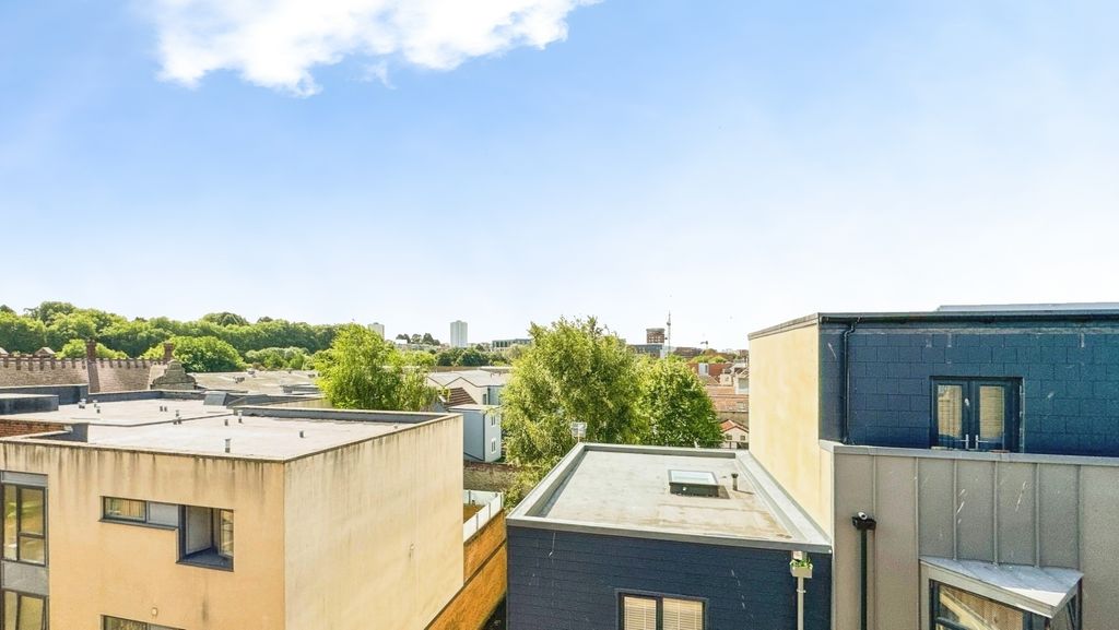 Property photo 2 of 14 Pbox-Img.Jpg