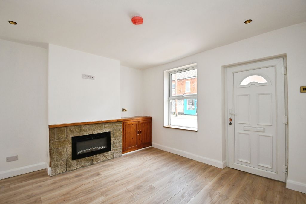 Property photo 3 of 24