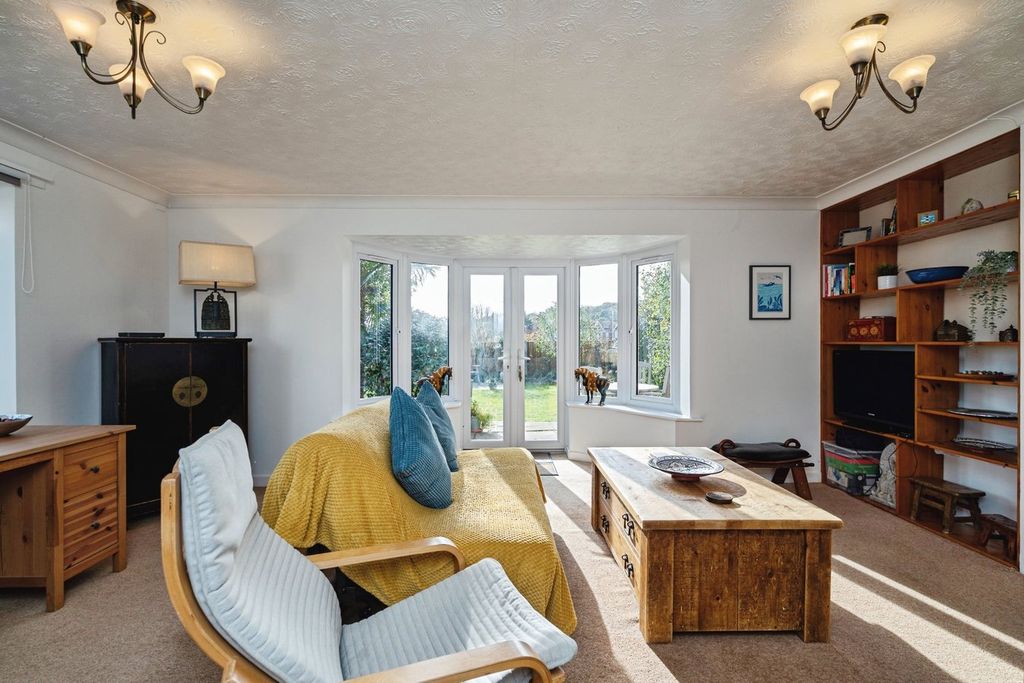 Property photo 3 of 18