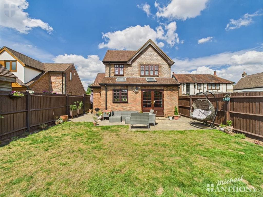 Property photo 3 of 21 Cam02773G0-Pr0326-Still010-Thumbnail-H750-70