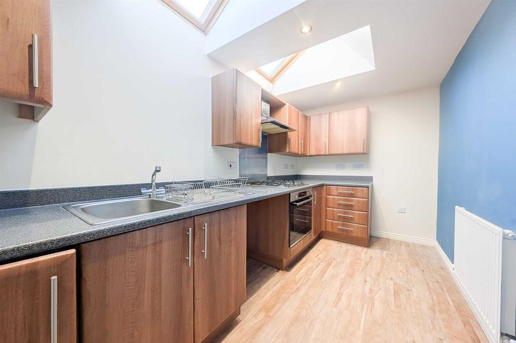 Property photo 2 of 7 Kit.Jpg