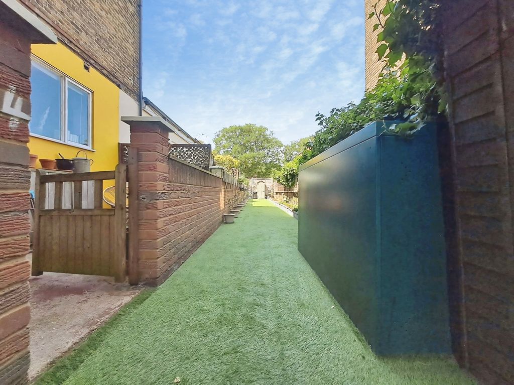 Property photo 3 of 17 Pbox-Img.Jpg