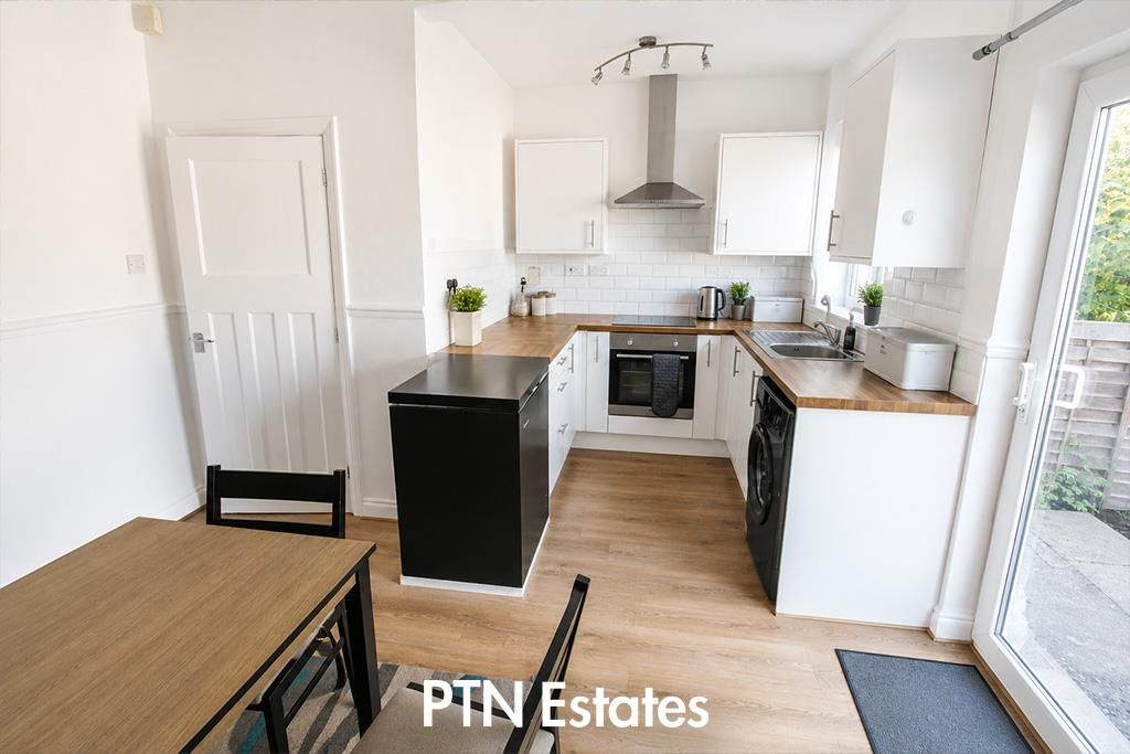 Property photo 3 of 8 Dining Kitchen