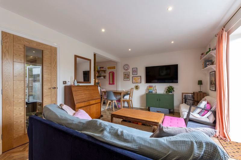 Property photo 3 of 16 Photo 11
