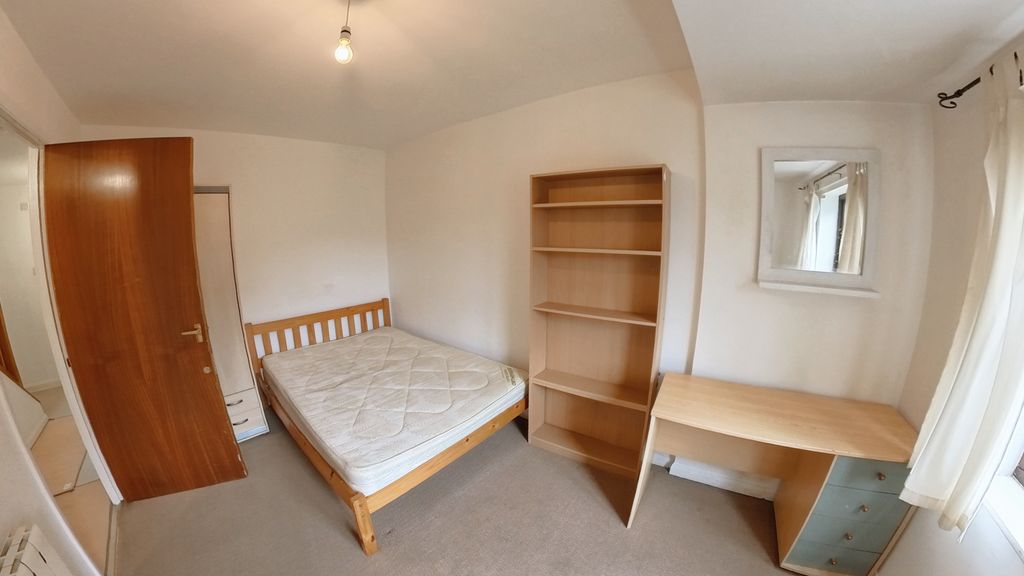 Property photo 3 of 28