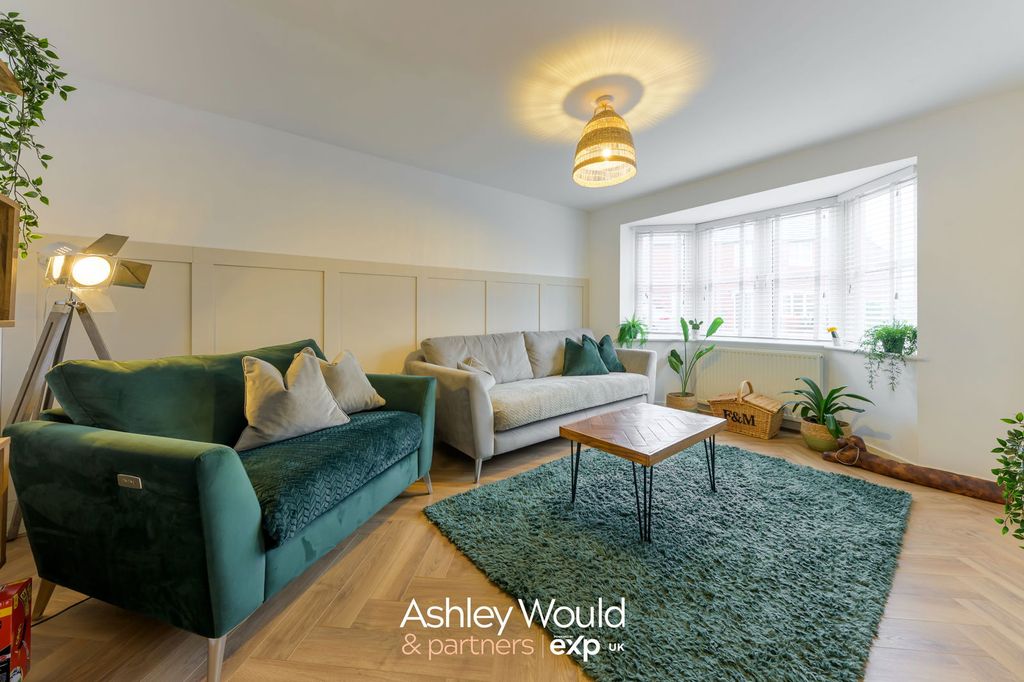 Property photo 2 of 18