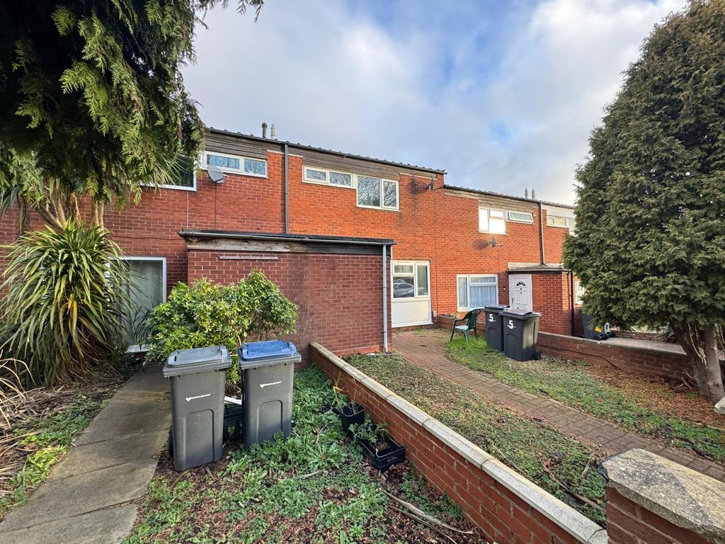 Property photo 2 of 2 5 Albury Walk, Birmingham, West Midlands, B11 1Sj (5).Jpg