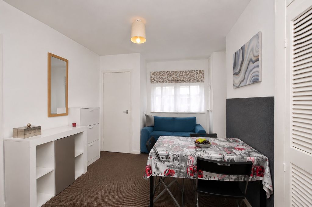 Property photo 2 of 7 4916411