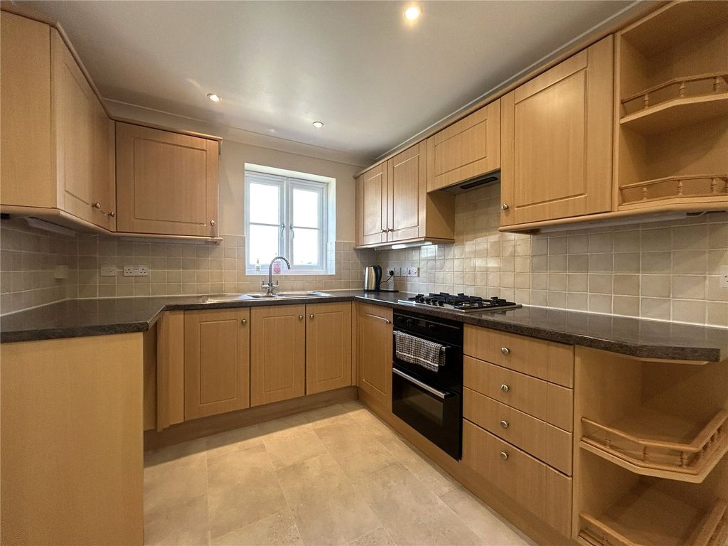 Property photo 2 of 14 Picture No. 21