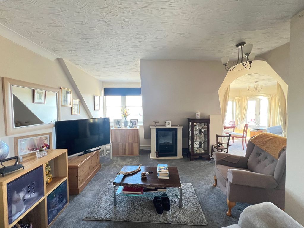 Property photo 3 of 8 Photo 2