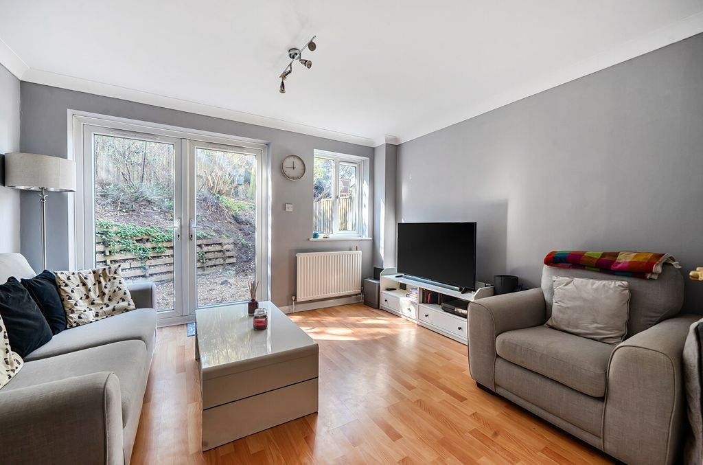 Property photo 3 of 20 1425990-19-69Baaf...