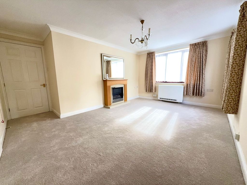 Property photo 2 of 14