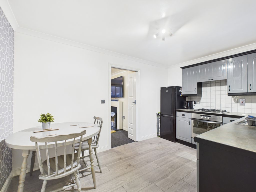 Property photo 2 of 20 Kitchen