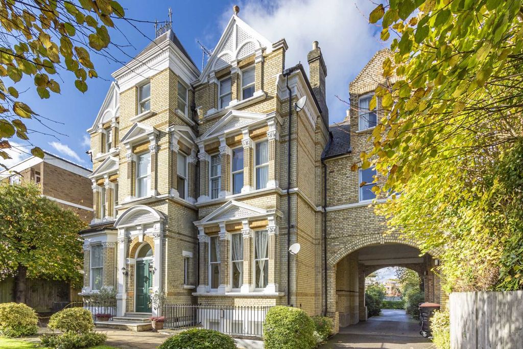 Property photo 1 of 7