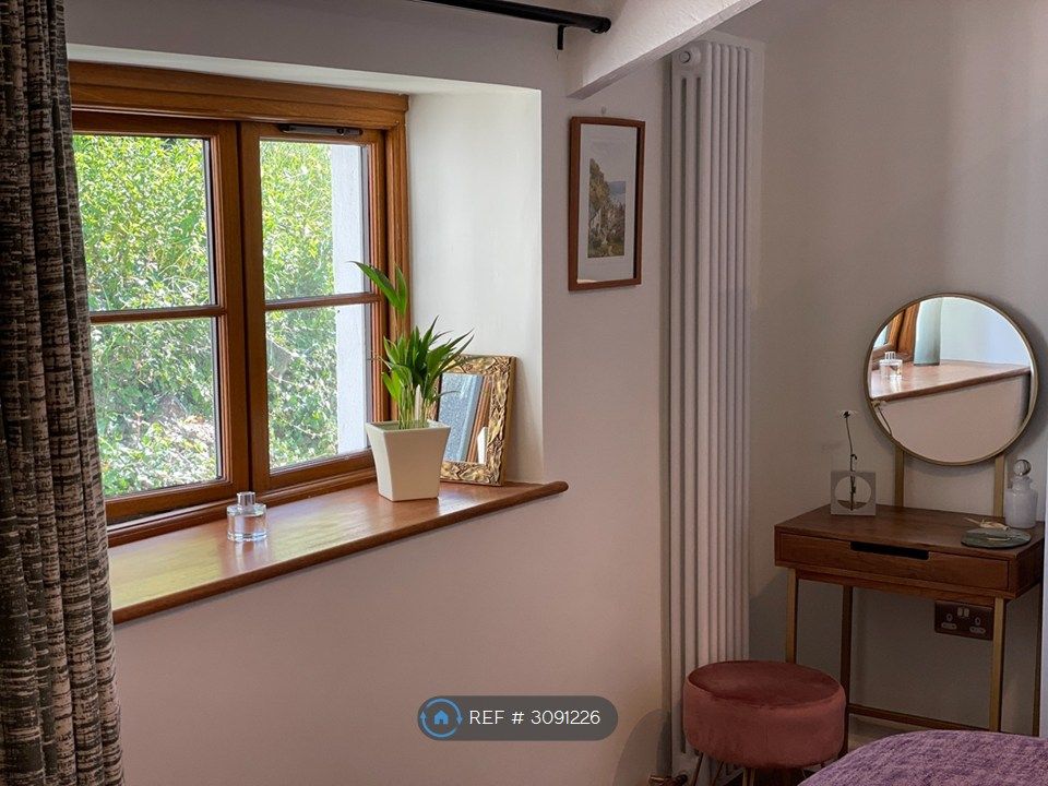 Property photo 3 of 10 Bedroom