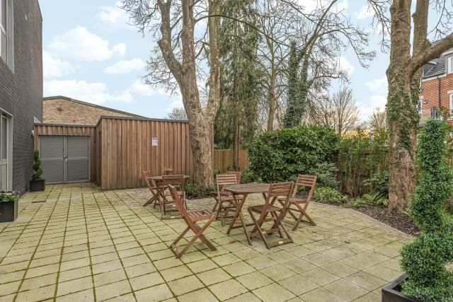 Property photo 3 of 10 Garden