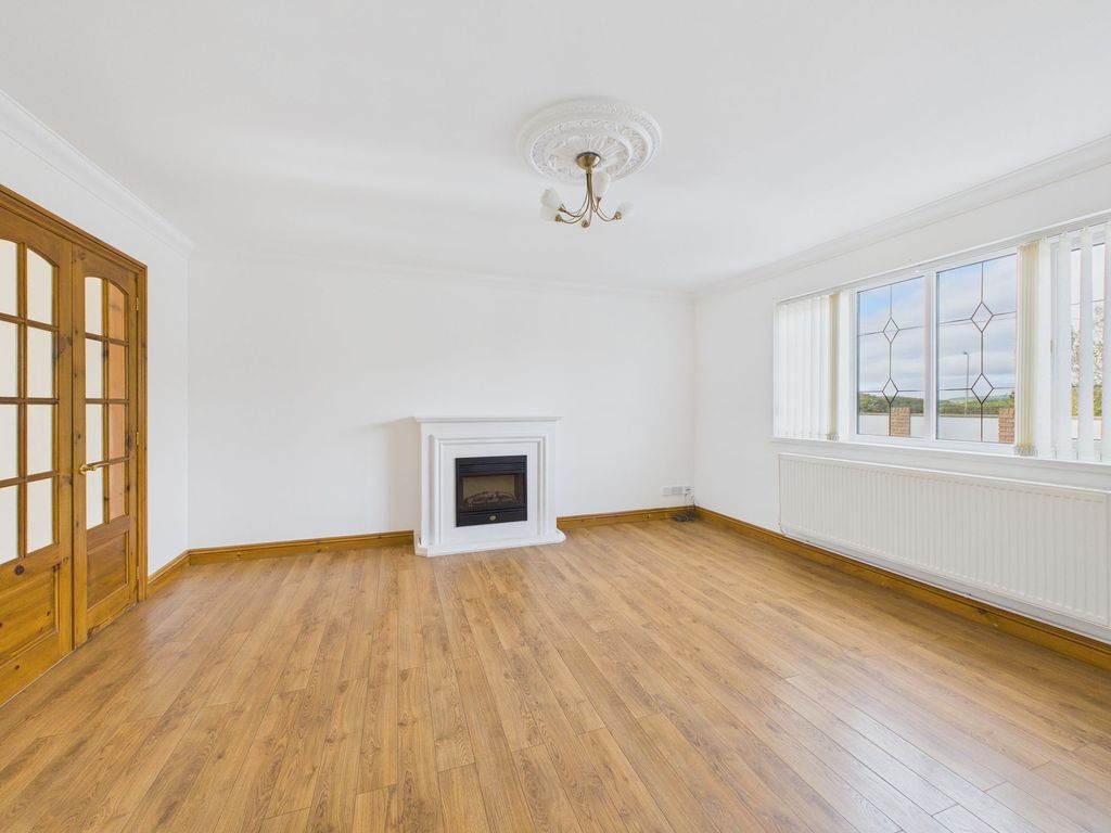 Property photo 3 of 32