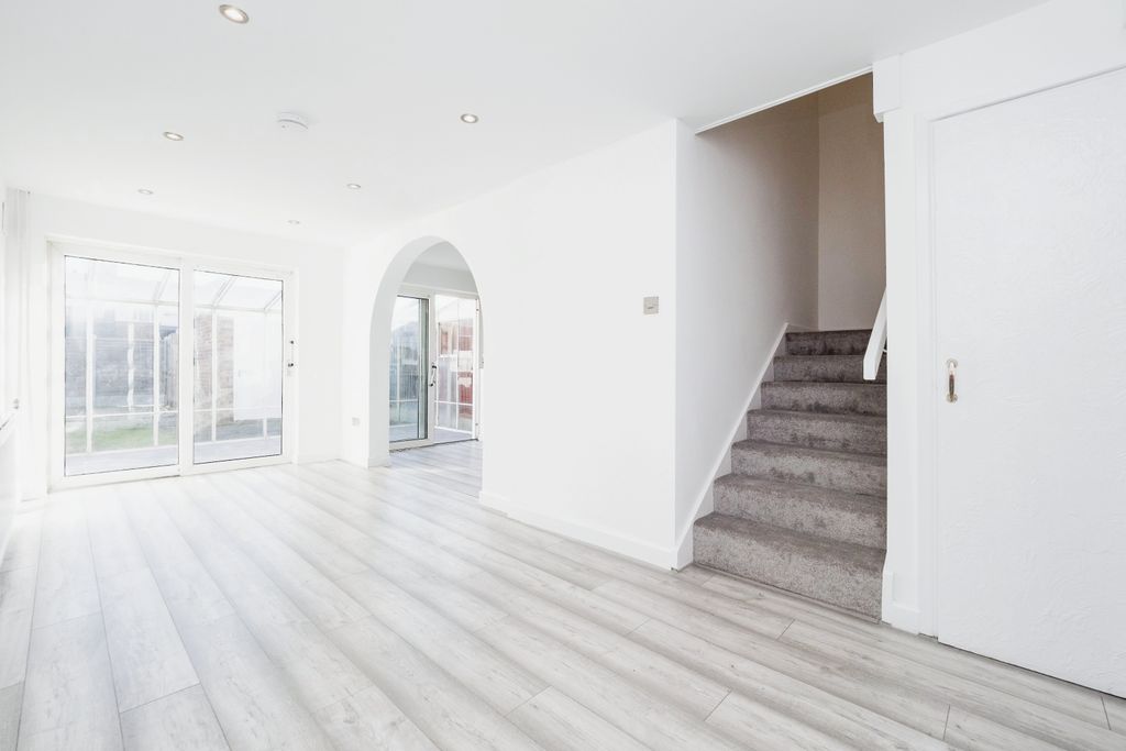 Property photo 2 of 17 Photography