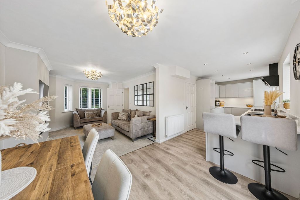 Property photo 1 of 28