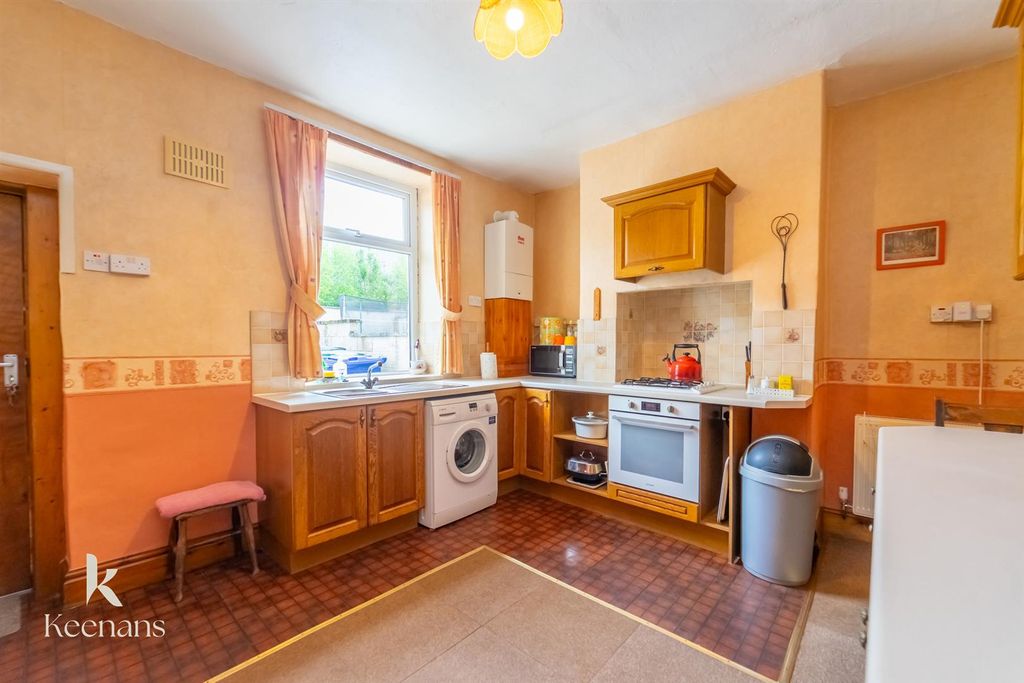 Property photo 3 of 21 Whalley Road-5.Jpg