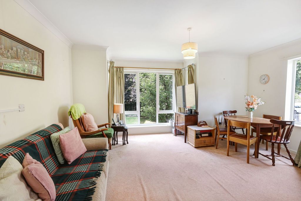 Property photo 3 of 17